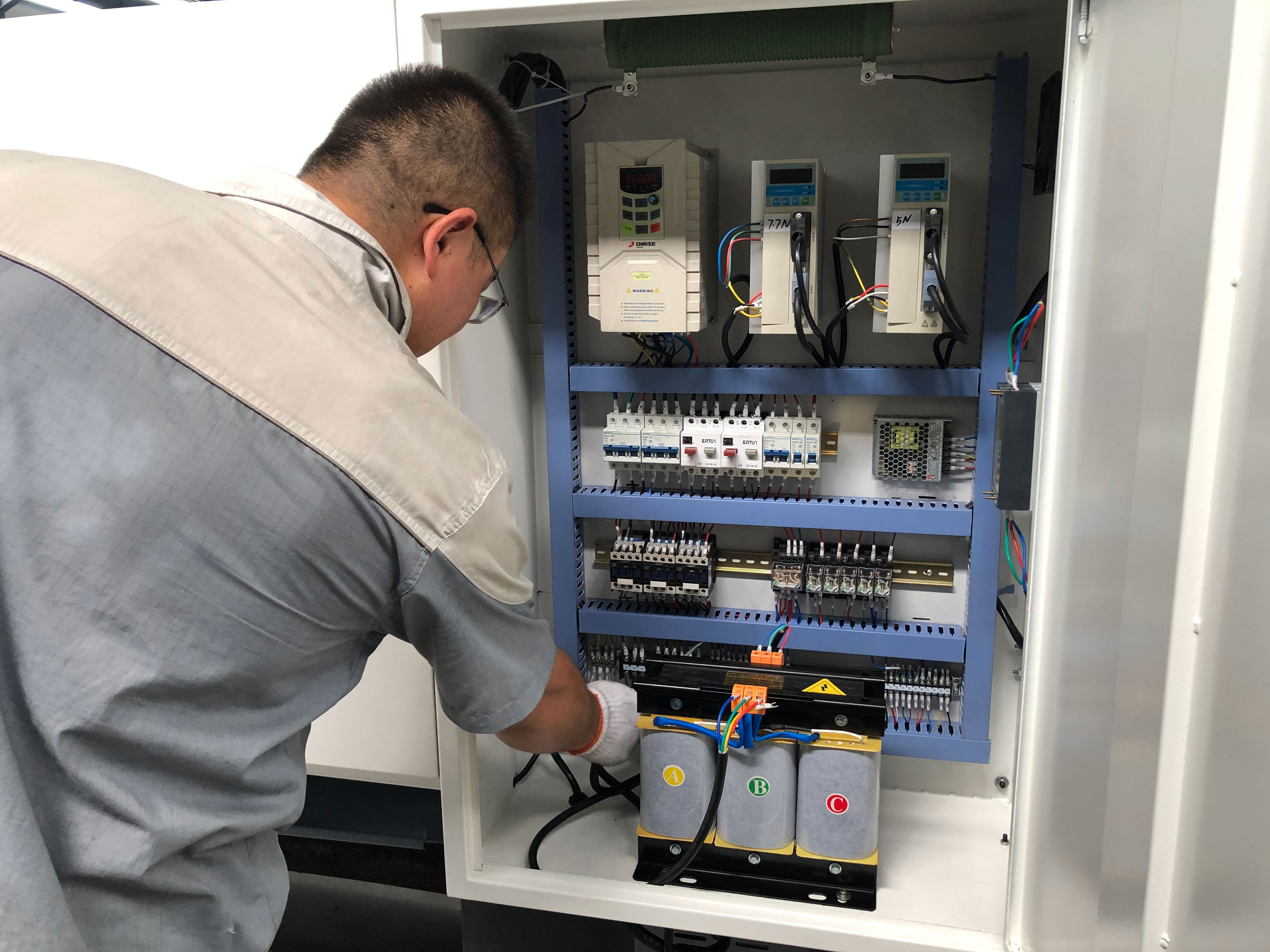 專注數控車床研發生產銷售